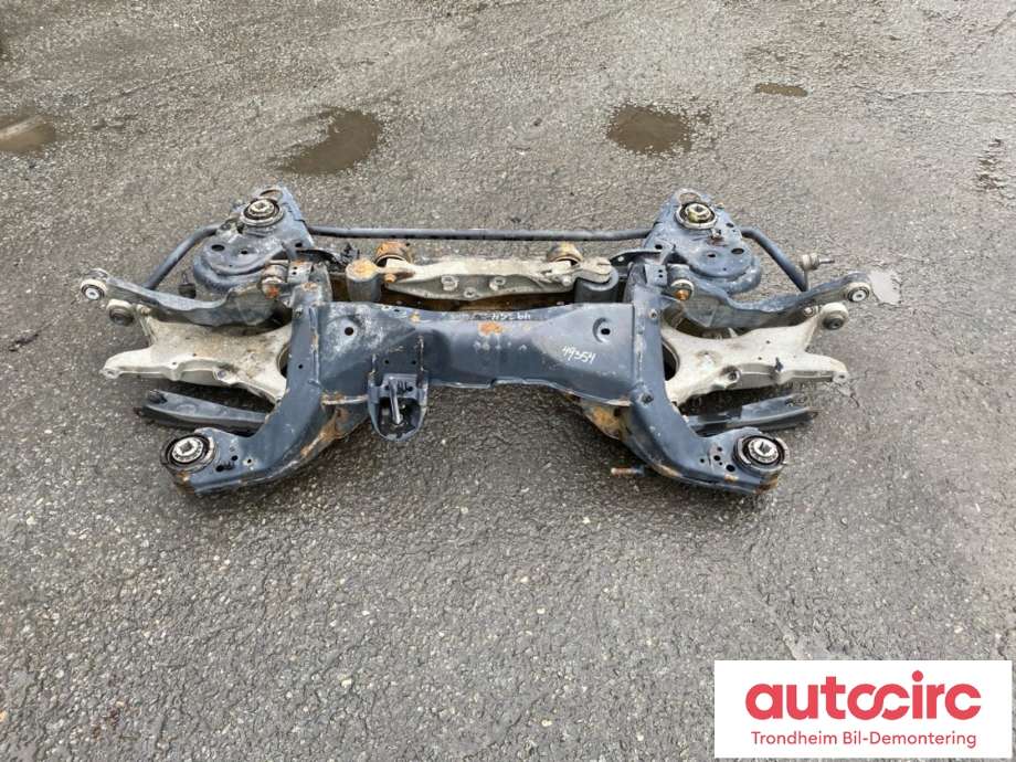 Travers bak til Volvo V90 / V90 CC / S90 2016-->>  (..|32268547|)