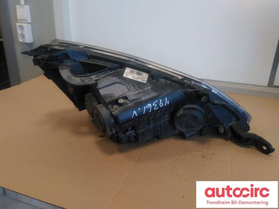 Frontlykt venstre halogen til Peugeot Expert 2007-2016 (Type II)  (VALEO|6208L0|89902605|1401368180)