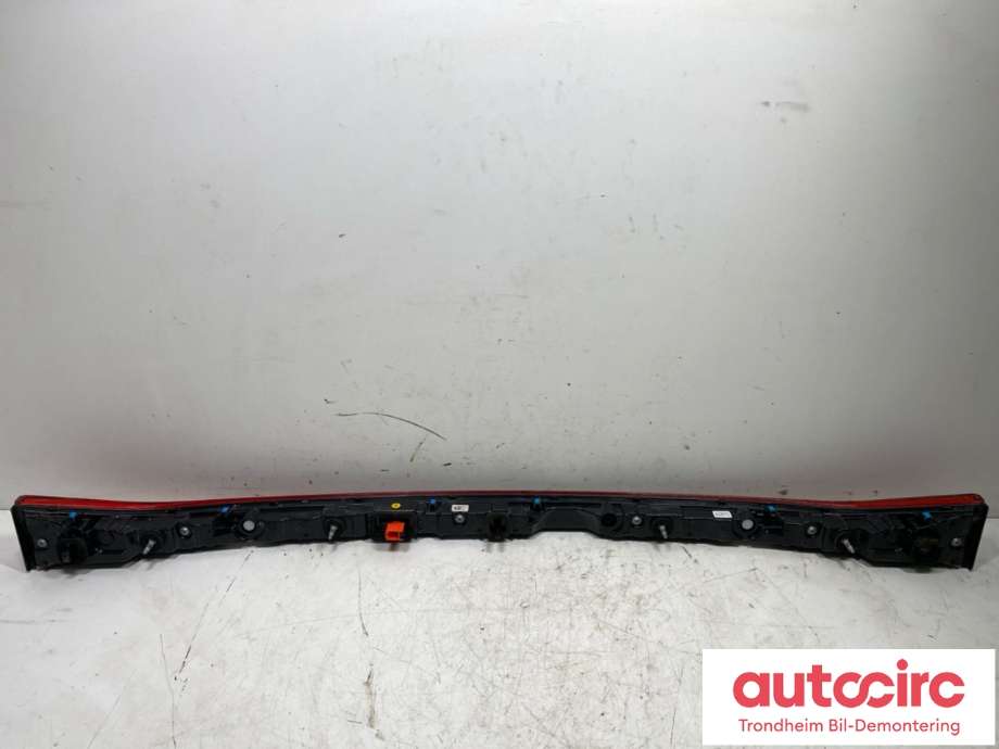 Baklykt midtre til Cupra Born 2022-->>  (VW AG|10F945093|)