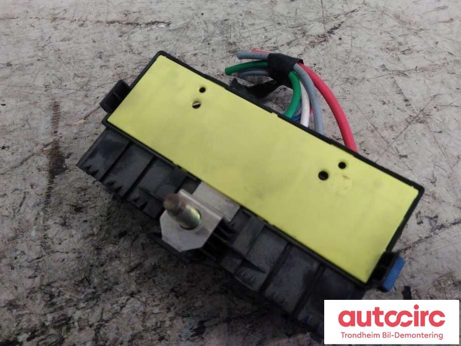 Sikringsboks motorrom til Peugeot 307 2005-2008 (Fase 2)  (9636079380|6500Z1|)
