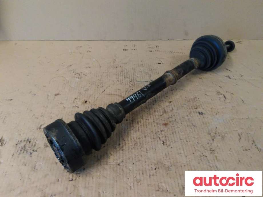 Drivaksel venstre foran, bensin/manuell til Audi 80 1992-1995  (IKKE ABS NOT ABS|8A0407271AE|8A0407271JX|8A0 407 271 AE| 8A0 407 271 JX)