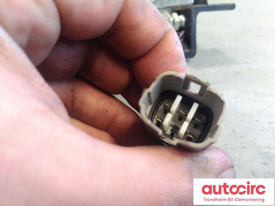 Viskermotor frontrute til Suzuki Swift 2005-2010 (..|38100-63J60|3810063J60|)
