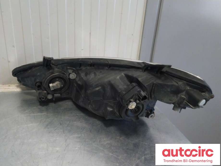 Frontlykt høyre halogen til Toyota Previa 2000-2007  (KOITO|81130-28570|8113028570|)