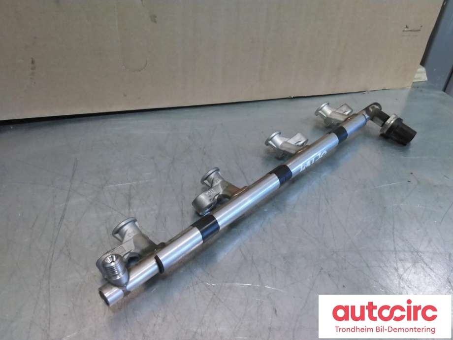 Dyseskinne (fuelrail) til Mazda CX-5 2017-->> (Type II)  (MAZDA|PYMM-13150|PYMM13150|)