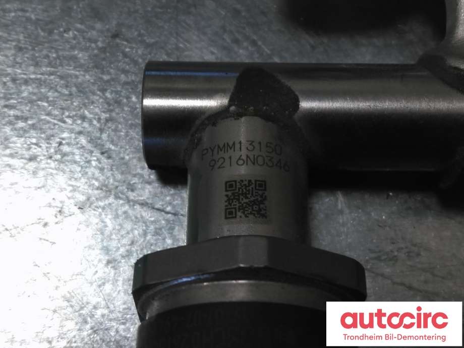 Dyseskinne (fuelrail) til Mazda CX-5 2017-->> (Type II)  (MAZDA|PYMM-13150|PYMM13150|)