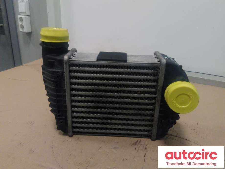 Intercooler til Audi A6 2008-2011 (Type III, Fase 2) (C6) (C6) (HØYRE|4F0145806T|4F0 145 806 T|)