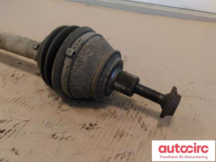 Drivaksel høyre foran, diesel/automat til Audi A6 2008-2011 (Type III, Fase 2) (C6) (C6) (..|4F0407272J|4F0 407 272 J|)