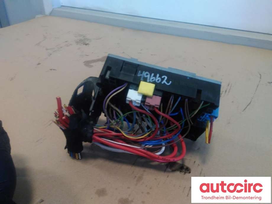 Sikringsboks motorrom til Peugeot 206 1998-2007  (..|9628024480|96 280 244 80|)