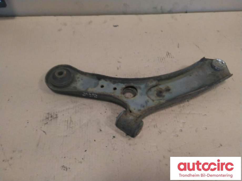Bærebru høyre foran nedre til Suzuki SX4 2006-2009 (Type I, Fase 1)  (..|4520254L20|4520279J00|4520254L00| 45202-54L20| 45202-79J00| 45202-54L00)