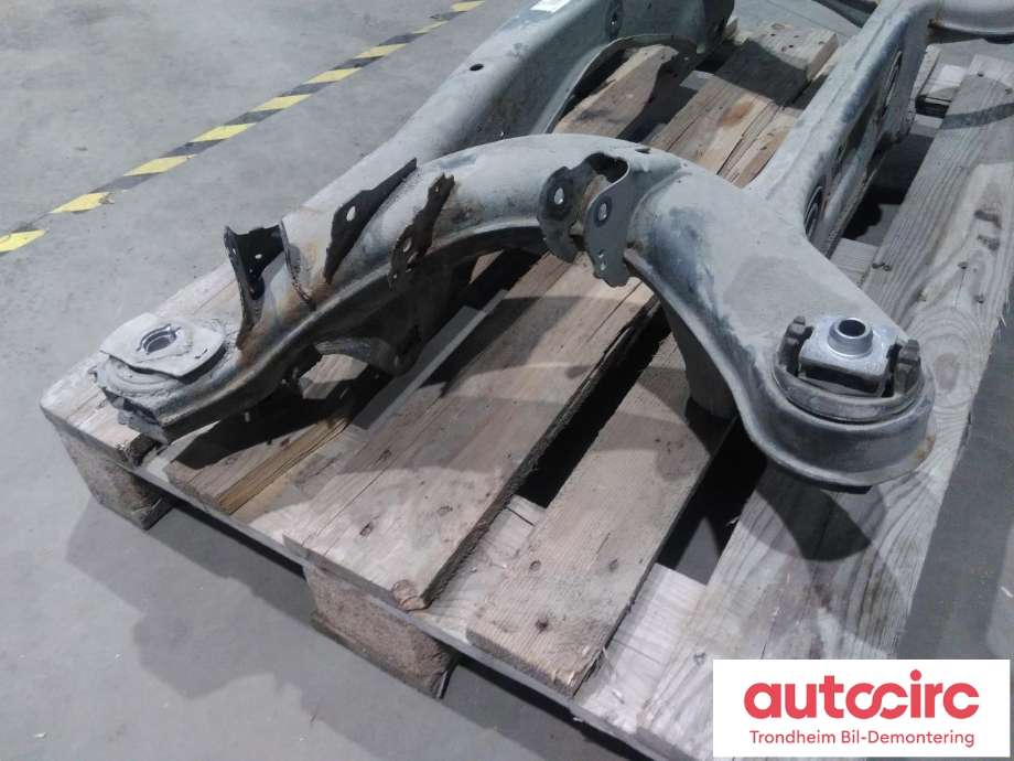 Travers bak til Mercedes E-Klasse 2016-2023 (W213) (W213) (..|A2133502509|A2133505203|A 213 350 52 03| A 213 350 25 09| 213 350 25 09)