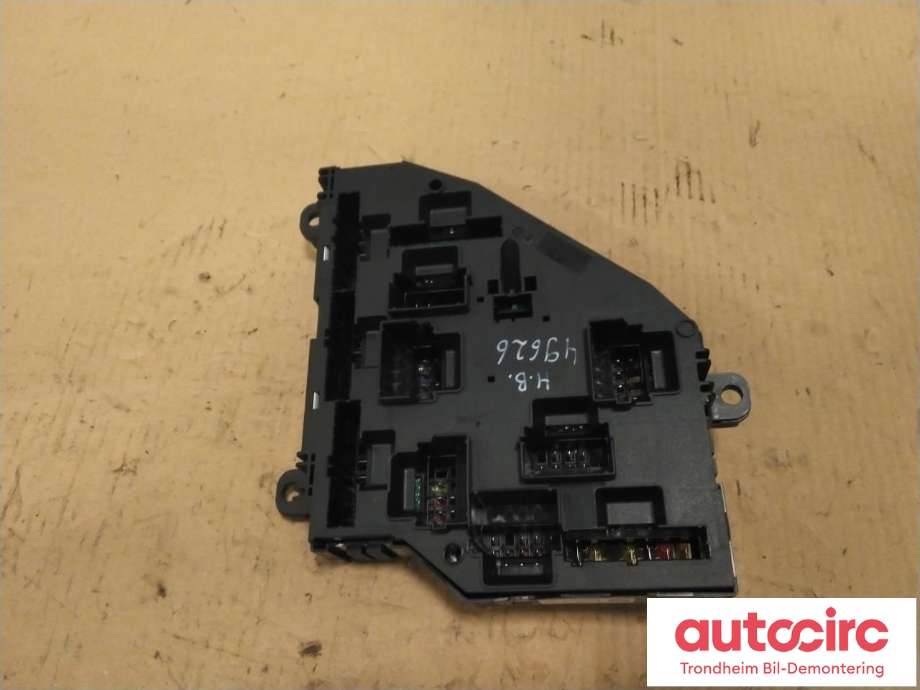 Sikringsboks bagasjerom til BMW 7-Serie 2009-2015 (F01/F02/F03/F04) (F01/F02/F03/F04) (..|9264924|61149264924|61 14 9 264 924)