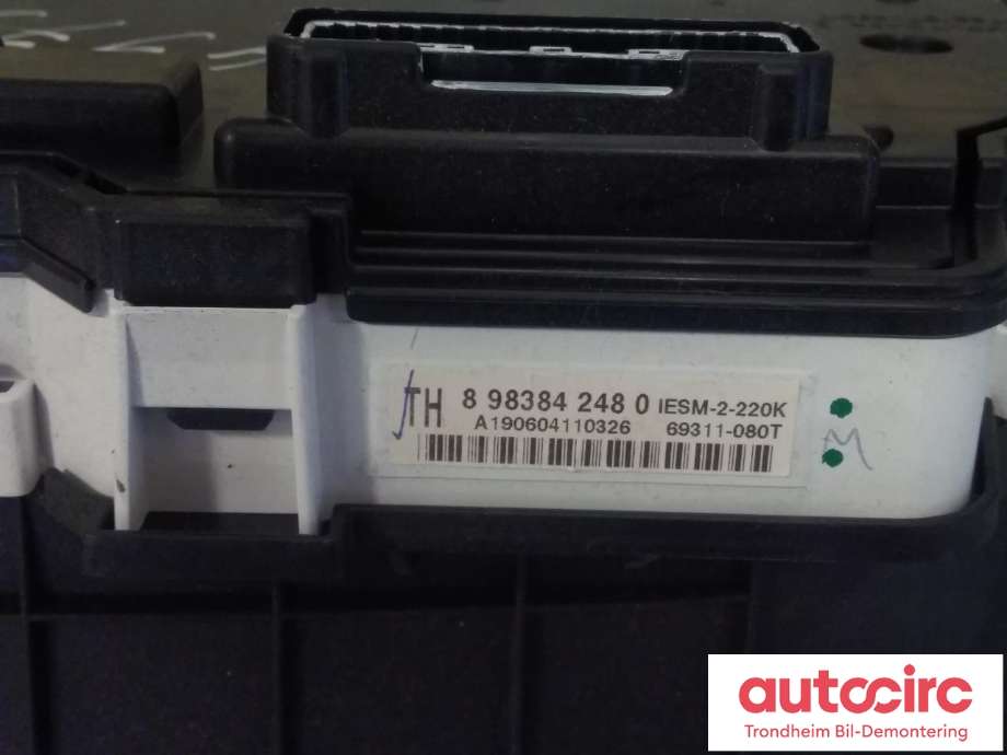 Instrumentpanel til Isuzu D-Max 2017-2020 (Type II, Fase 2)  (..|8983842480|)