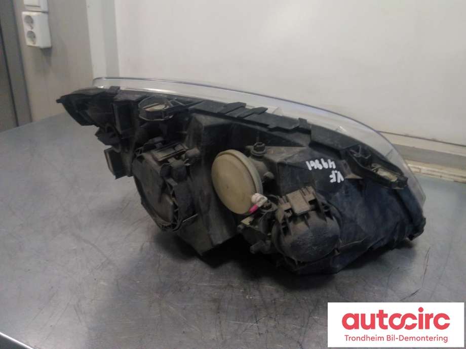 Frontlykt venstre halogen til Mercedes B-Klasse 2008-2011 (Fase 2) (W245) (W245) (AL|A1698201761|0301220201|)