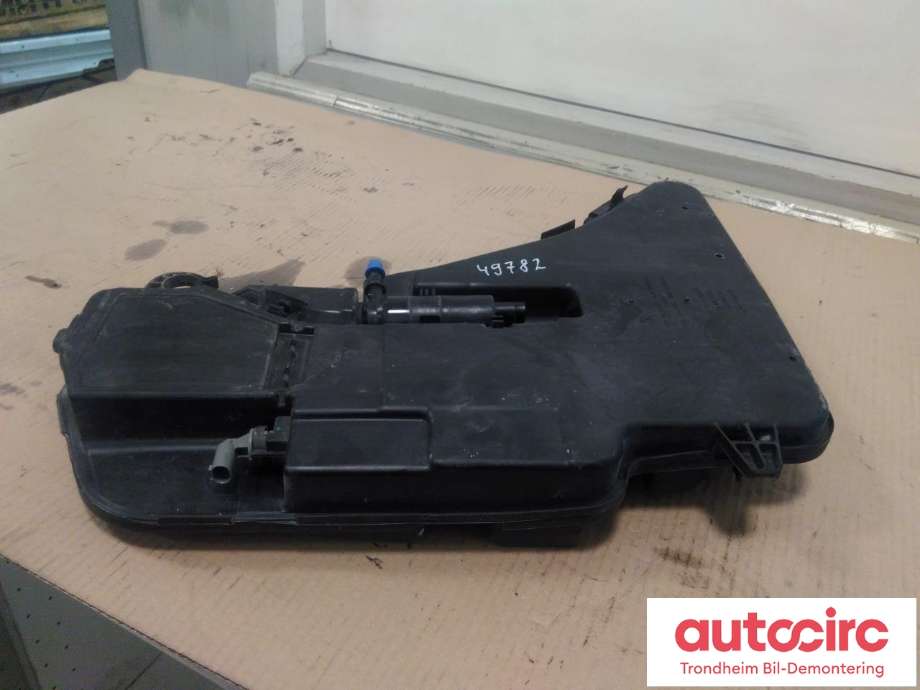 Spylertank til BMW M5 2011-2017 (F10) (F10) (...|8050439|61668050440|8050440)