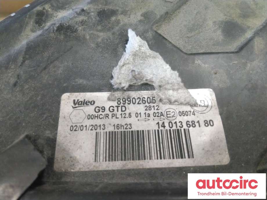 Frontlykt venstre halogen til Citroën Jumpy 2007-2016 (Type II)  (VALEO|6208L0|89902605|1401368180)
