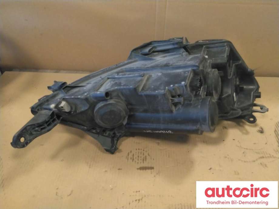 Frontlykt venstre halogen til Citroën Jumpy 2007-2016 (Type II)  (VALEO|6208L0|89902605|1401368180)