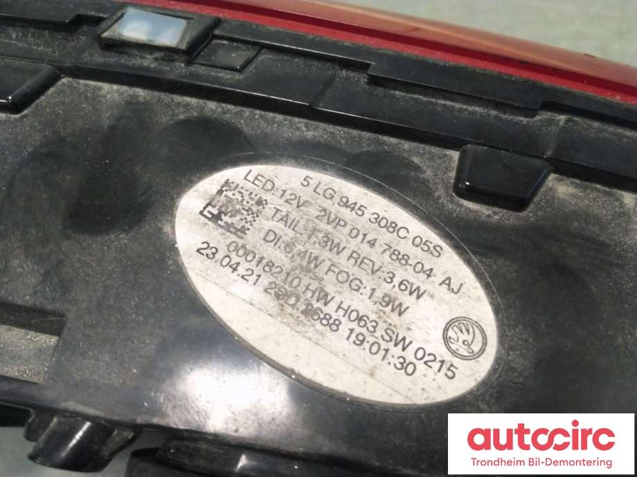 Baklykt høyre indre til Škoda Enyaq 2021-->>  (..|5LG945308C|5LG 945 308 C|)
