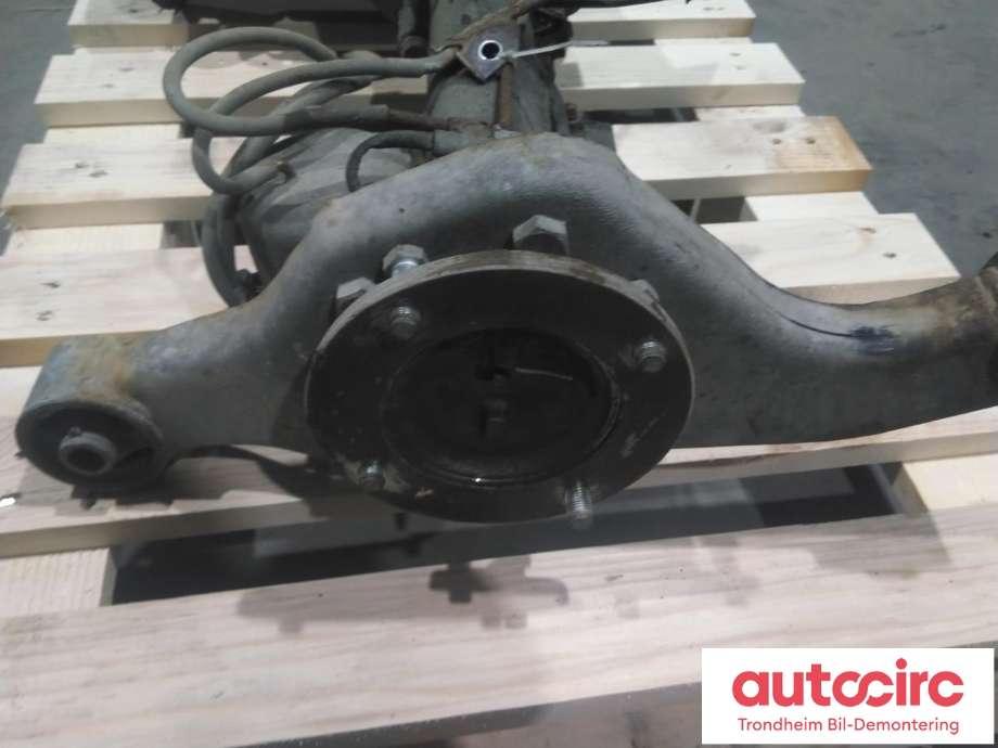 Kardang klokke foran til Mitsubishi Pajero 2007-2016 (Type IV, Fase 1)  (MITSUBISHI|3541A146|3590A021|)