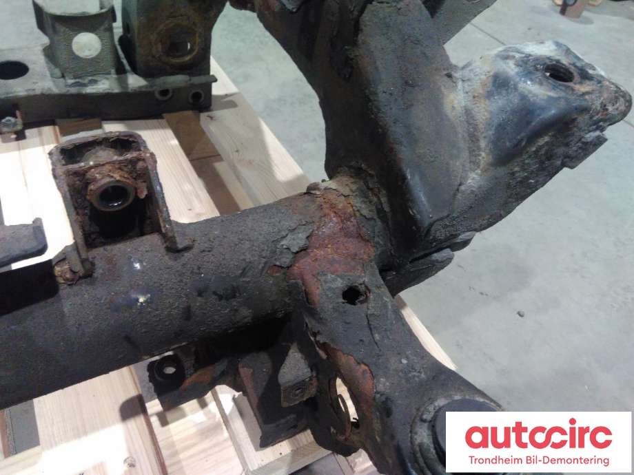Travers foran hoved til Mitsubishi Pajero 2007-2016 (Type IV, Fase 1)  (..|4000A209|)