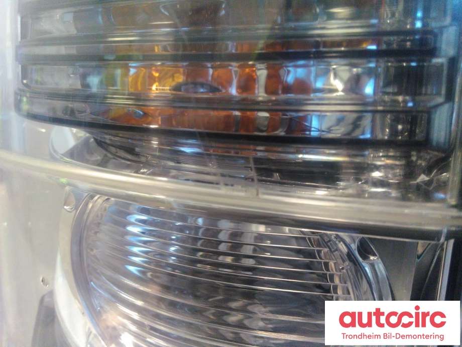 Baklykt venstre til Mitsubishi Pajero 2007-2016 (Type IV, Fase 1) (..|8330A565|)