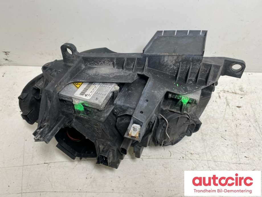 Frontlykt høyre xenon til BMW X3 2003-2006 (Fase 1) (E83) (E83) (AUTOMOTIVE LIGHTING|63123418388|)