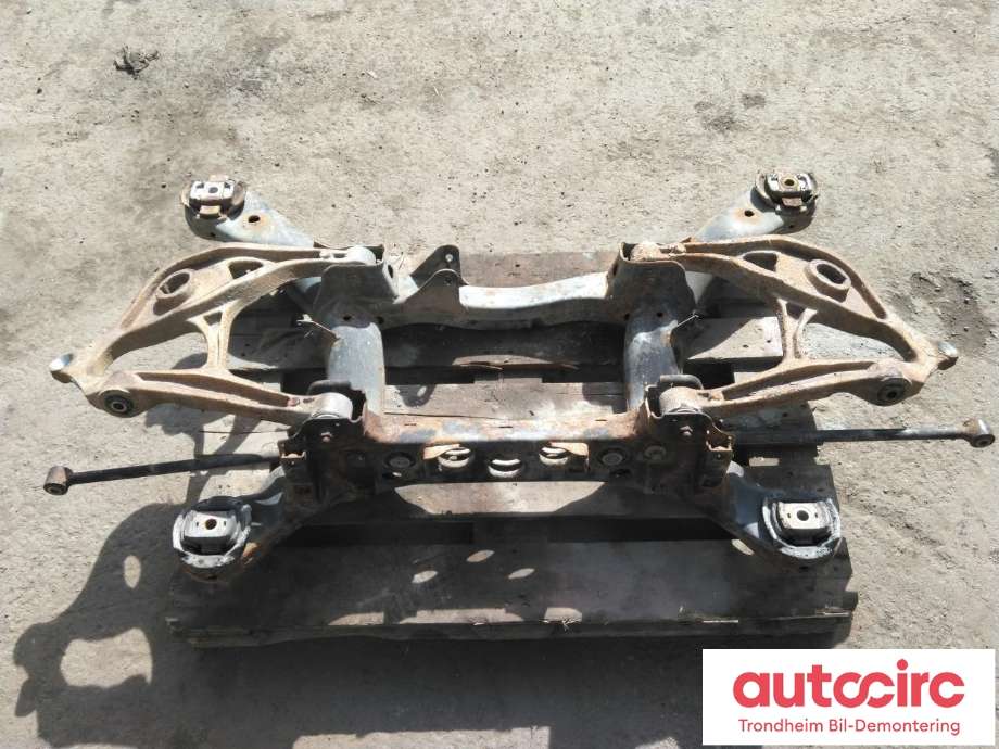 Travers bak til Mercedes GL 2006-2012 (X164) (X164) (..|A1643500132|A 164 350 01 32|)