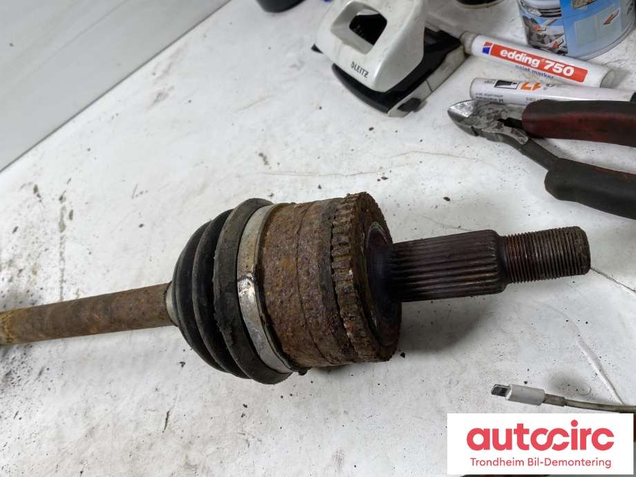 Drivaksel høyre foran, diesel/automat til Land Rover Range Rover Sport 2005-2013 (..|TDB500100|5H227A684CA|LR072070| 5H227A684CC)