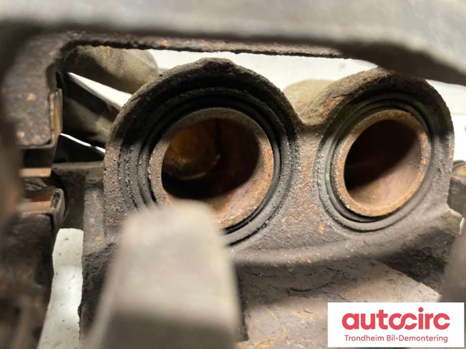 Bremsecaliper venstre foran til Toyota RAV4 2016-2019 (Type IV, Fase 2)  (4775048110|47750-48110|)
