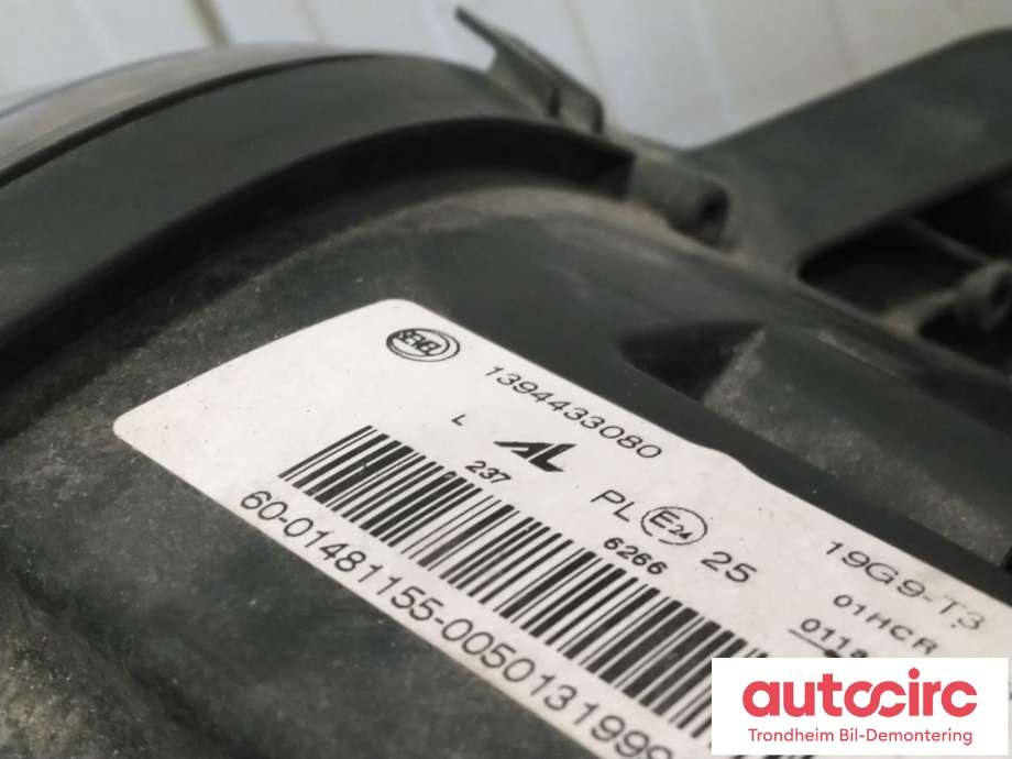Frontlykt venstre halogen til Peugeot Boxer 2014-->> (Type III, Fase 2)  (..|1394433080|1631998880|1682749280)