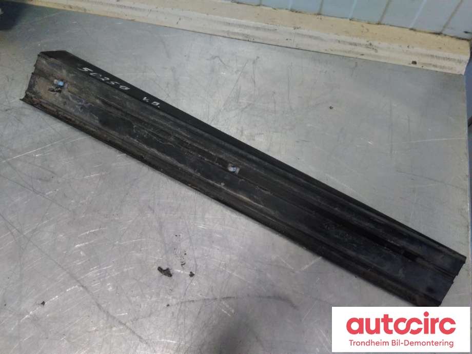 Lister til BMW 3-Serie 1983-1993 (E30) (E30) (VENSTRE, NEDRE, BAKRE|1904645|51471904645|)