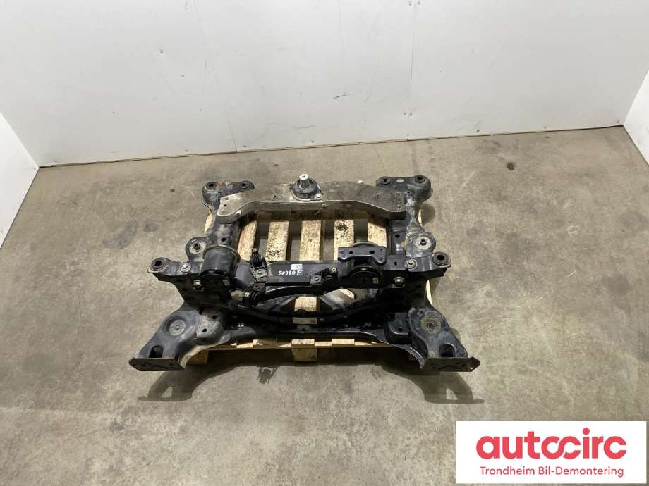 Travers foran hoved til Audi Q4 e-tron, 2021-->>  (..|1EA199315J)