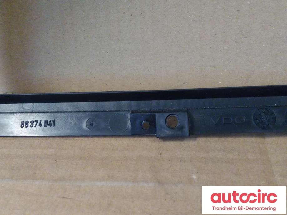Dashbord diverse til BMW 3-Serie 1983-1993 (E30) (E30) (CLUSTER COVER VDO|1368872|62111368872|62 11 1 368 872| 62.11-1368872| 88374041)