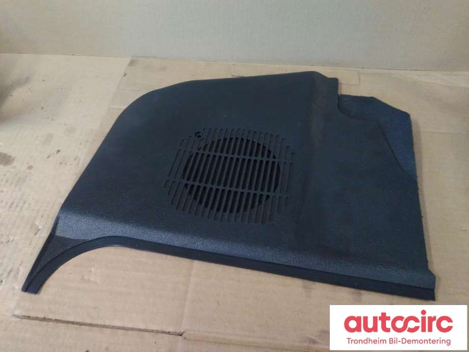 Innredning diverse til BMW 3-Serie 1983-1993 (E30) (E30) (RIGHT TRIM PANEL LEG ROOM|1935592|51431935592|514319355920| 51.43-1.935.592.0)