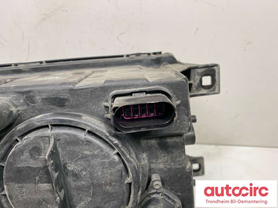 Frontlykt høyre halogen til VW Crafter 2006-2011 (Type I, Fase 1) (2E1 941 016|)