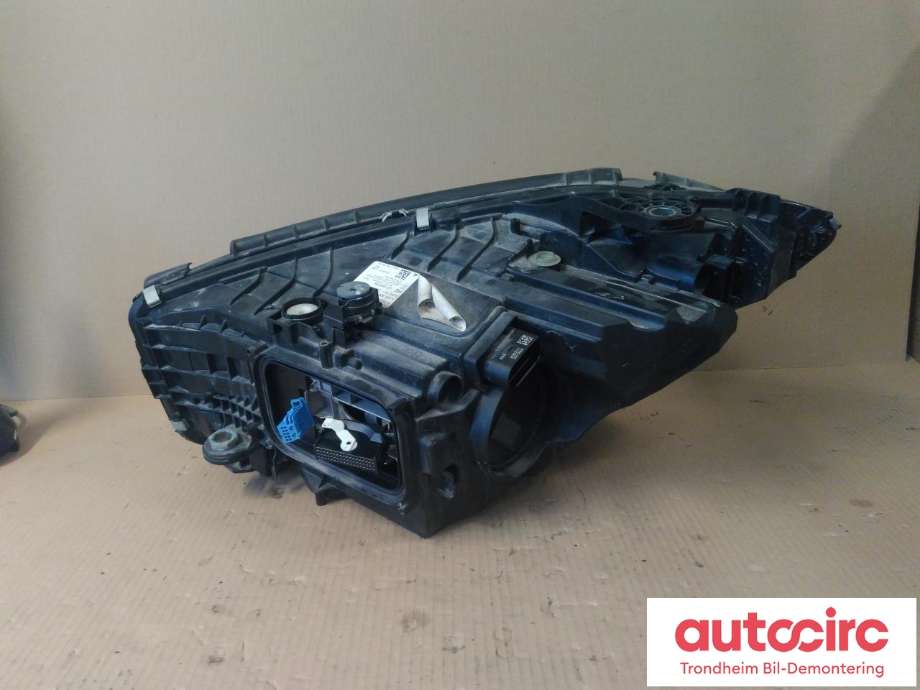 Frontlykt høyre full-LED til Mercedes C-Klasse 2021-->> (W206) (W206) (AUTOMOTIVE LIGHTING|A2069063003|A 206 906 30 03|)