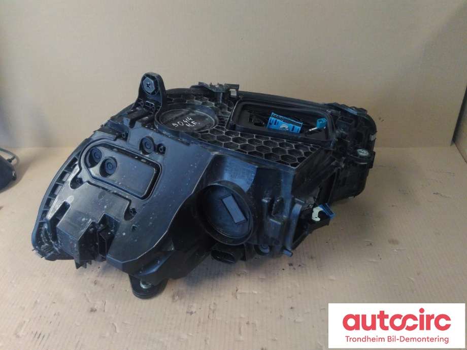 Frontlykt høyre full-LED til Mercedes C-Klasse 2021-->> (W206) (W206) (AUTOMOTIVE LIGHTING|A2069063003|A 206 906 30 03|)