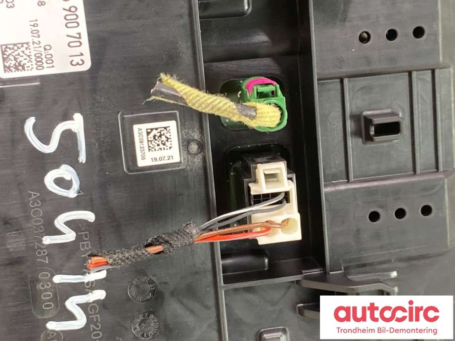 Multimedia display (MCU - Media Controller Unit) til Mercedes C-Klasse 2021-->> (W206) (W206) (..|A2069007013|A2069006514|)