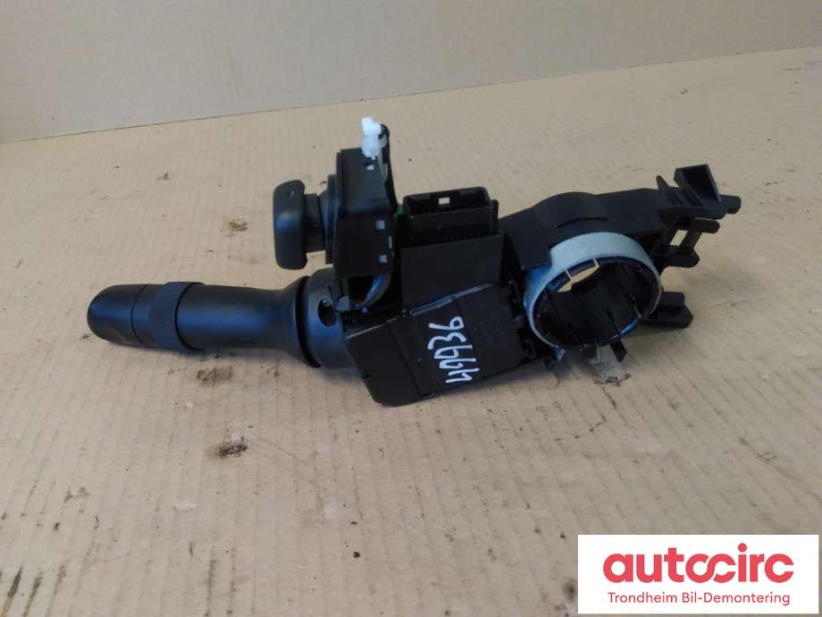 Bryter blink til Toyota Land Cruiser 150 2014-->> (Fase 2)  (..|84140-30311|84140-48080|84140-30310| 8414030311| 8414048080| 8414030310)
