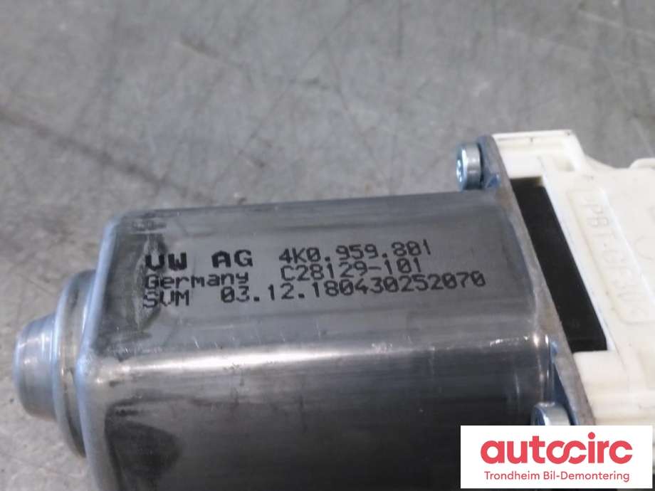 Ruteheis, kun motor, venstre foran til Audi e-tron 2018-->>  (..|4K0959801|4K0 959 801|)