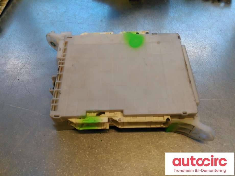 Sikringsboks kupe til Toyota Land Cruiser 150 2014-->> (Fase 2)  (DENSO|82730-60180|89221-60380|8273060180| 8922160380| 238000-5363| 2380005363)