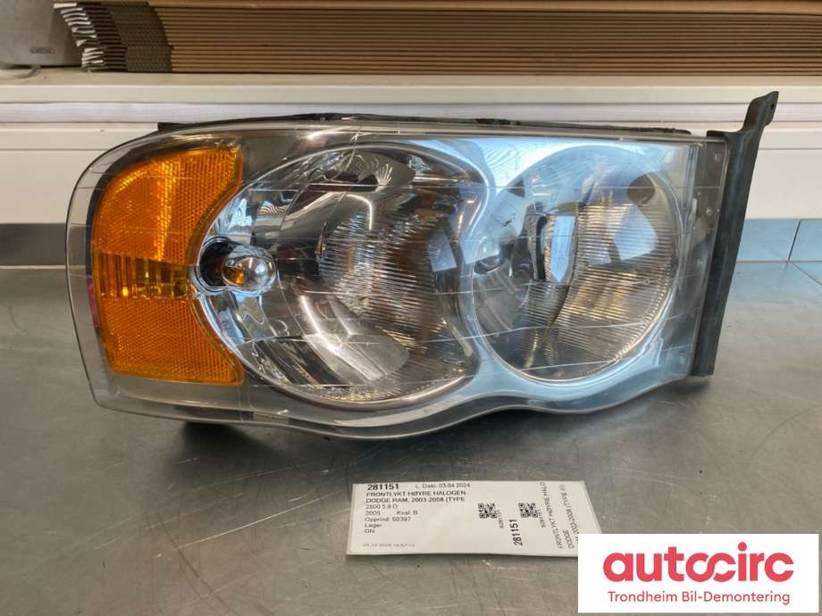 Frontlykt høyre halogen til Dodge Ram, 2003-2008 (Type III)  (55077120AG)