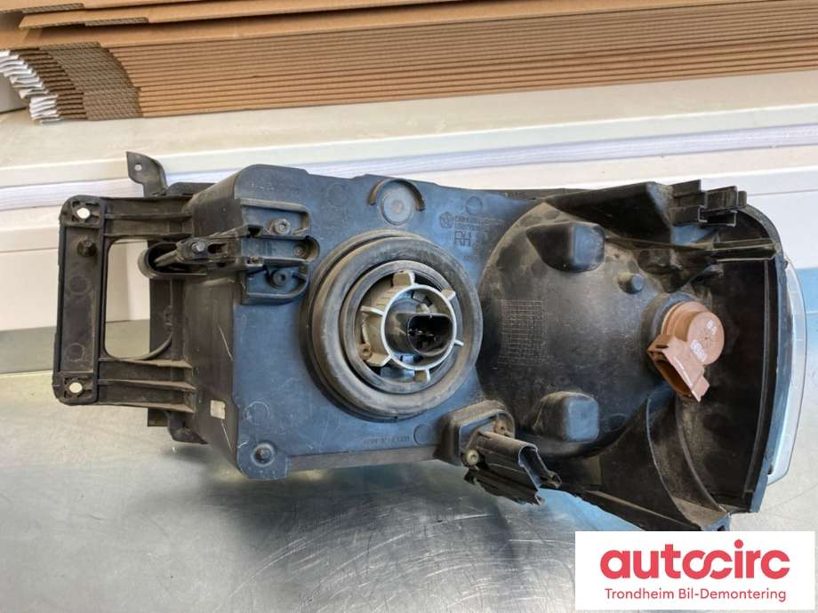 Frontlykt høyre halogen til Dodge Ram 2003-2008 (Type III)  (55077120AG|)