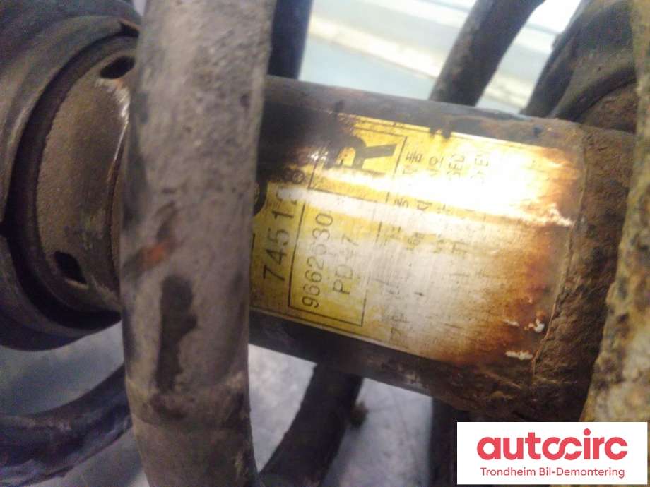 Fjærbein høyre foran til Chevrolet Captiva 2006-2010 (Fase 1)  (...|7451286|9662630|95948812)