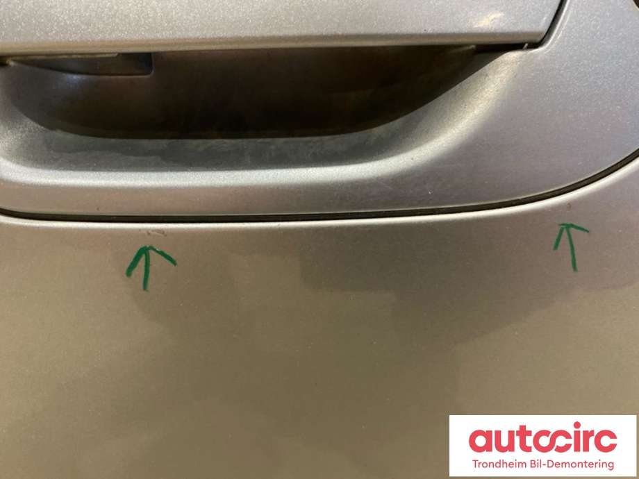 Dør venstre foran til Volvo XC70 2005-2007 (Type I, Fase 2)  (LES INFO|30796486|8679660|)