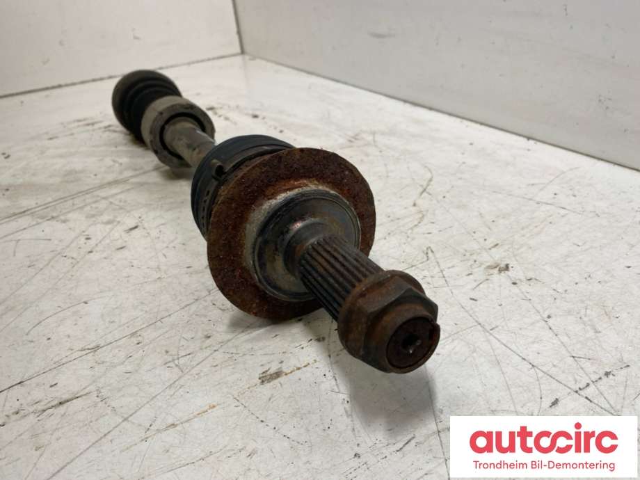 Drivaksel venstre foran, bensin/automat til Suzuki SX4 2009-2013 (Type I, Fase 2)  (44102-80J11|)