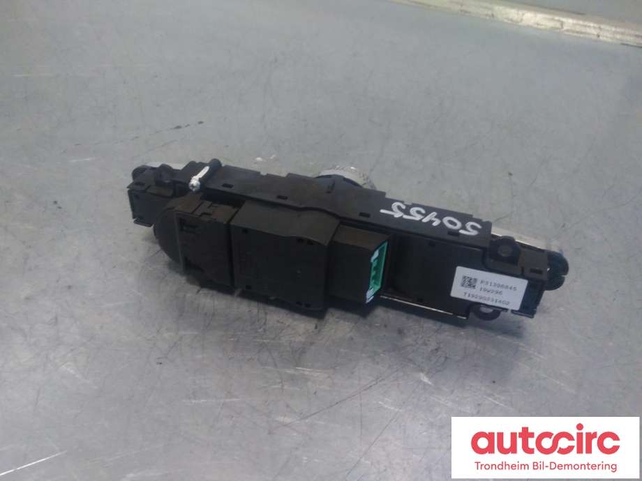 Bilstereo betjeningspanel til Volvo V60 / V60 CC 2018-->> (Type II)  (...|31398845|)