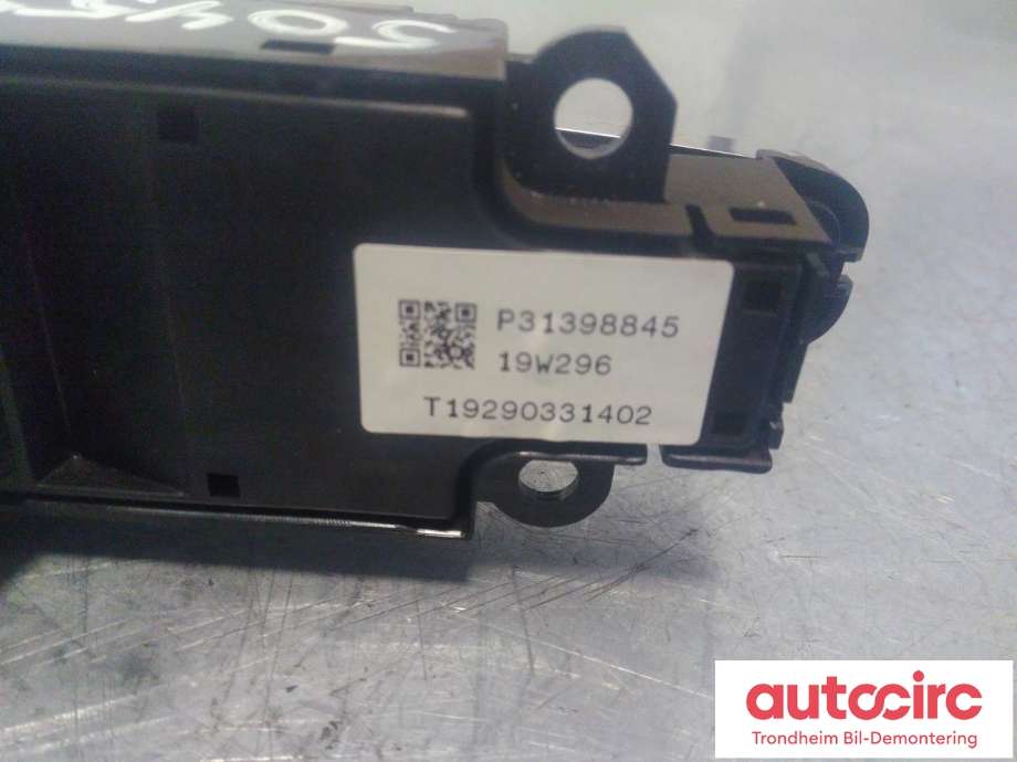 Bilstereo betjeningspanel til Volvo V60 / V60 CC 2018-->> (Type II)  (...|31398845|)