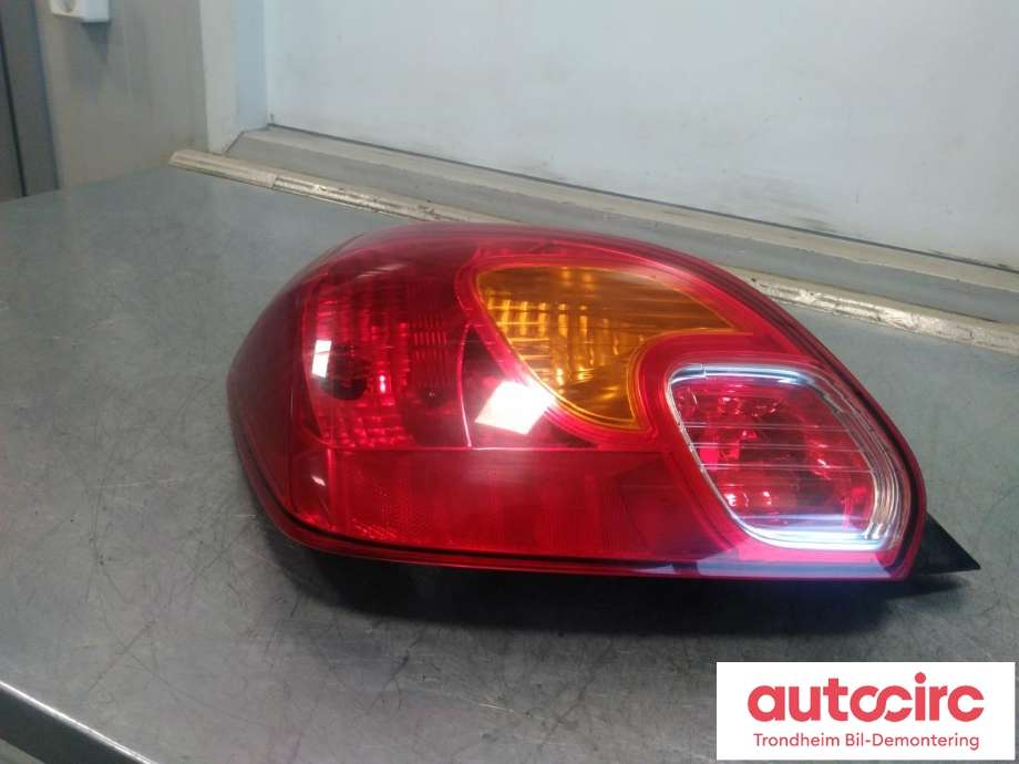 Baklykt venstre til Mitsubishi Space Star, 2013-->> (Type II)  (..|8330A781)