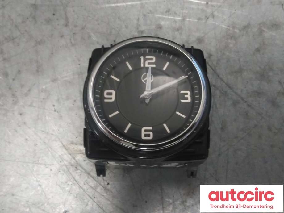 Instrument klokke til Mercedes E-Klasse, 2016-2023 (W213) (W213) (VISTEON|A2138272000)