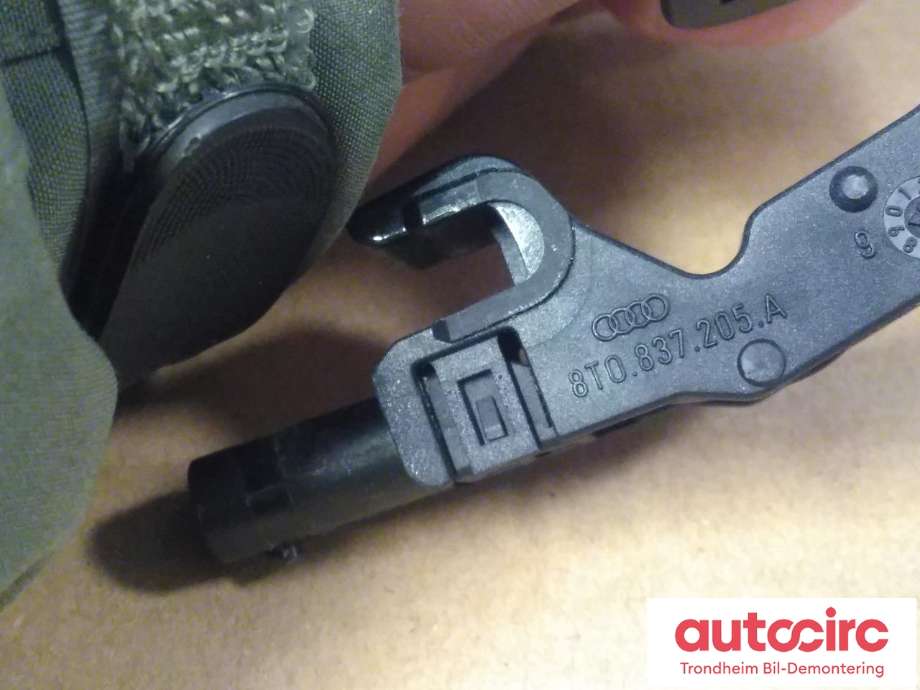 Dørhåndtak utv venstre foran til Audi A4 2007-2014 (Type IV) (B8) (B8) (TOUCH SONE HÅNDTAK|8T0837205A|8T1837885B|4G8927753B| 8T1 837 885 B| 4G8 927 753 B| 8T0 837 205 A)